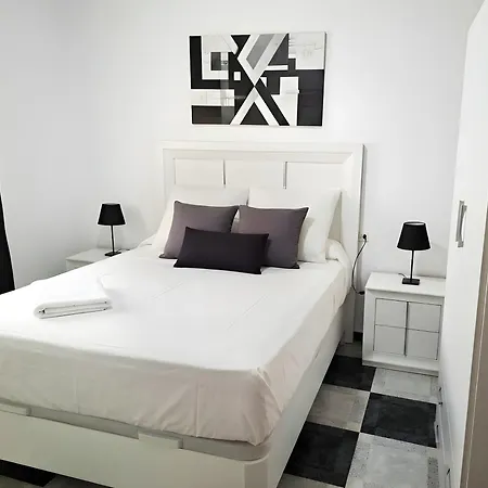 Piso Centrico En Conil Solo Alquilamos A Familias Apartamento