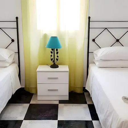 דירה Piso Centrico En Conil Solo Alquilamos A Familias *