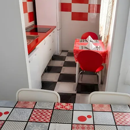 Piso Centrico En Conil Solo Alquilamos A Familias דירה *