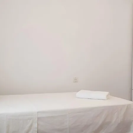 Apartment Piso Centrico En Conil Solo Alquilamos A Familias *